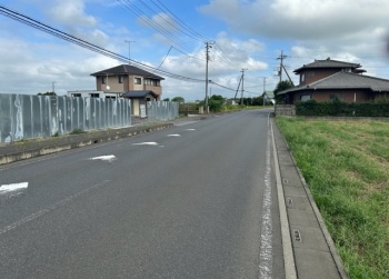 【前面道路】大型車もラクラク、前面は1０M舗装公道です!