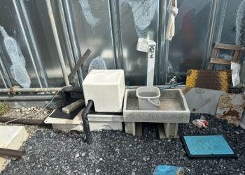 【井戸水も有り】上水道の他にポンプ式井戸水あり。洗車や給水のコストカットに!