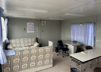【事務所内部】直ぐに営業開始可能。必要であれば家財もお使い下さい!