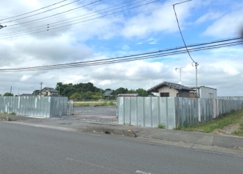 【前面道路】幅員1０Mの公道に約25M接しています!